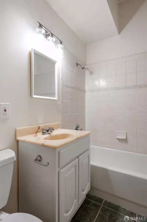 Bath - 628 Gates St, San Francisco, CA 94110 photo 4 of 4