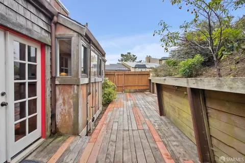 Exterior - 19 Gateview Ct, San Francisco, CA 94116 photo 10 of 15
