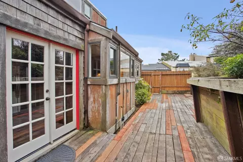 Exterior - 19 Gateview Ct, San Francisco, CA 94116 photo 9 of 15