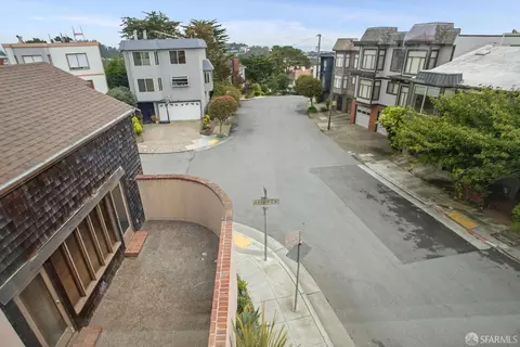 View/Area - 19 Gateview Ct, San Francisco, CA 94116 photo 1 of 1