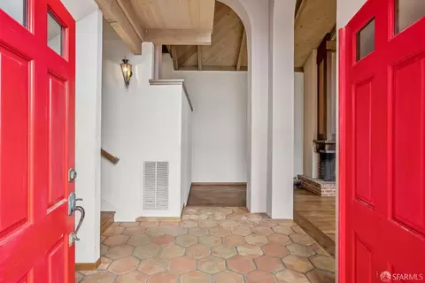 Entry Way - 19 Gateview Ct, San Francisco, CA 94116 photo 1 of 8
