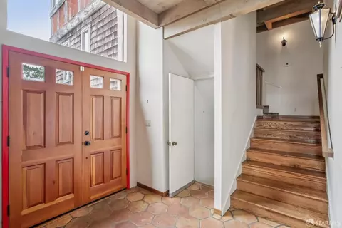 Entry Way - 19 Gateview Ct, San Francisco, CA 94116 photo 5 of 8