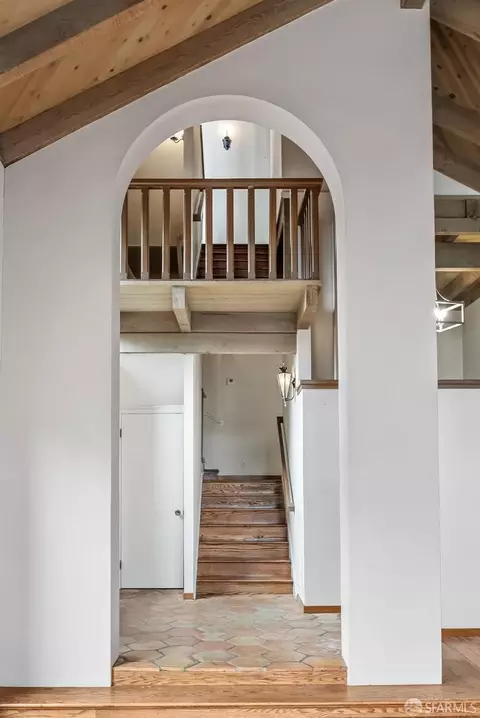Entry Way - 19 Gateview Ct, San Francisco, CA 94116 photo 2 of 8