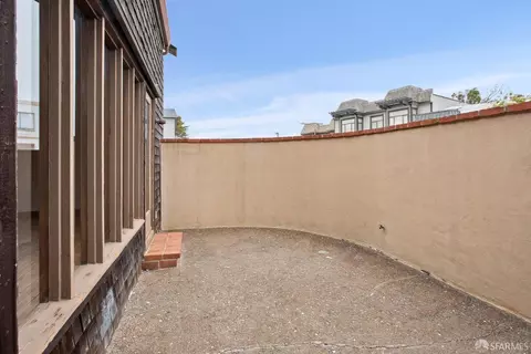 Exterior - 19 Gateview Ct, San Francisco, CA 94116 photo 5 of 15