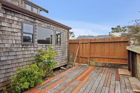 Exterior - 19 Gateview Ct, San Francisco, CA 94116 photo 8 of 15