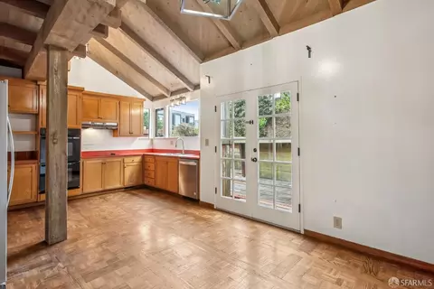 Kitchen - 19 Gateview Ct, San Francisco, CA 94116 photo 5 of 12