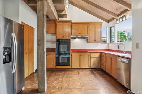 Kitchen - 19 Gateview Ct, San Francisco, CA 94116 photo 3 of 12