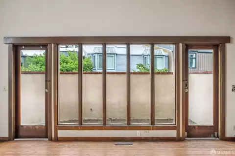 Living - 19 Gateview Ct, San Francisco, CA 94116 photo 13 of 14