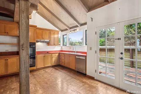 Kitchen - 19 Gateview Ct, San Francisco, CA 94116 photo 4 of 12
