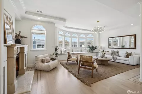 Living - 850 45th Ave, San Francisco, CA 94121 photo 2 of 2