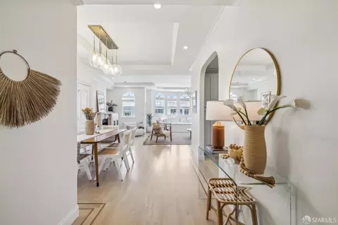 Entry Way - 850 45th Ave, San Francisco, CA 94121 photo 1 of 3