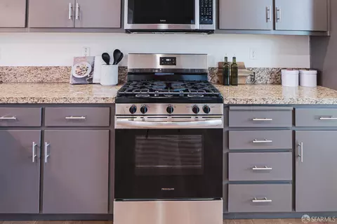 Kitchen - 962 E Duane Ave, Sunnyvale, CA 94085 photo 2 of 2