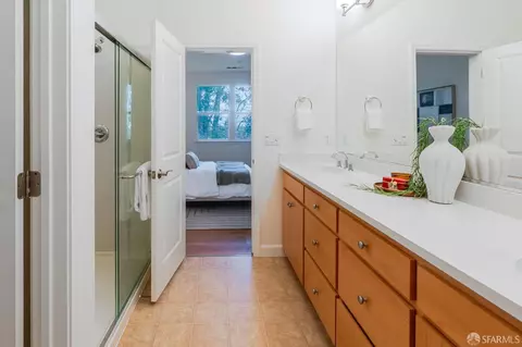 Bath - 962 E Duane Ave, Sunnyvale, CA 94085 photo 1 of 1