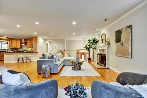 Living - 1138 Everglades Dr, Pacifica, CA 94044 photo 4 of 5