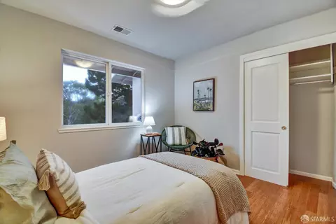 Bedroom - 1138 Everglades Dr, Pacifica, CA 94044 photo 7 of 10