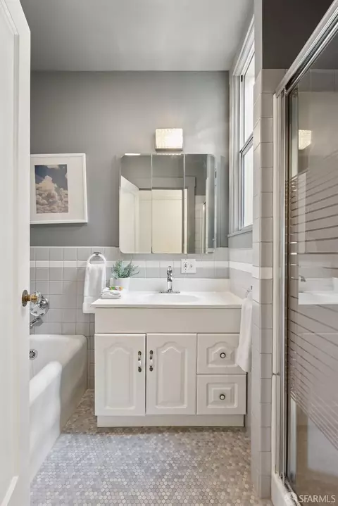Bath - 1479 27th Ave, San Francisco, CA 94122 photo 2 of 8