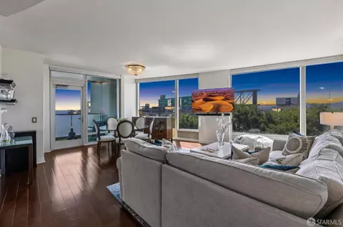 425 1st St #803, San Francisco, CA 94105