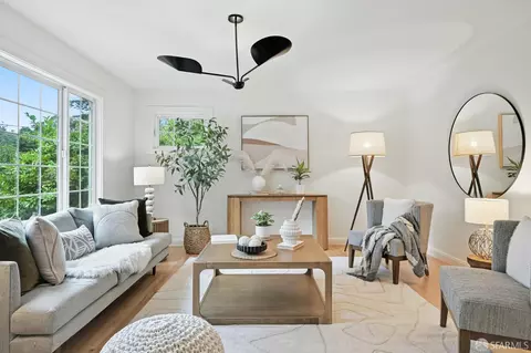 6876 Pinehaven Rd, Oakland, CA 94611