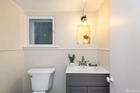 Bath - 62 Aztec St, San Francisco, CA 94110 photo 5 of 5