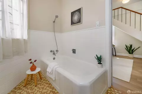 Bath - 62 Aztec St, San Francisco, CA 94110 photo 4 of 5