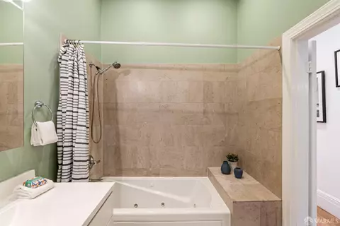 223 Sanchez St, San Francisco, CA 94114 photo 12