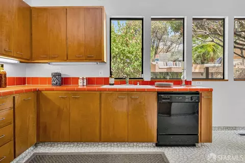 Kitchen - 520 Coventry Rd, Kensington, CA 94707 photo 3 of 5