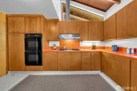 Kitchen - 520 Coventry Rd, Kensington, CA 94707 photo 2 of 5