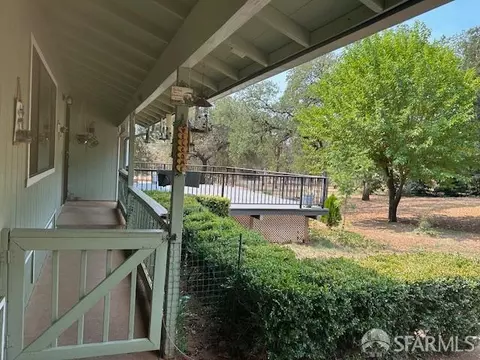 Exterior - 19481 N Rambling Oak Dr, Redding, CA 96003 photo 6 of 36