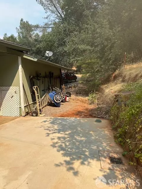 Exterior - 19481 N Rambling Oak Dr, Redding, CA 96003 photo 9 of 36