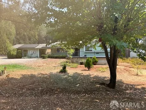 19481 N Rambling Oak Dr, Redding, CA 96003