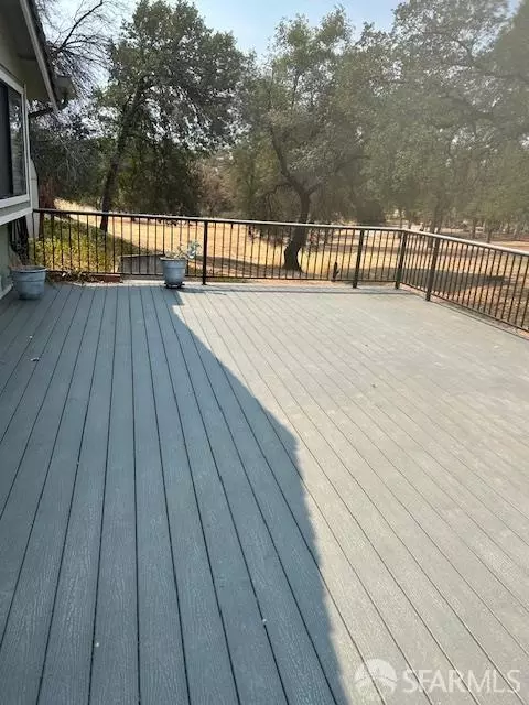 Exterior - 19481 N Rambling Oak Dr, Redding, CA 96003 photo 14 of 36