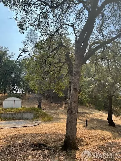 Exterior - 19481 N Rambling Oak Dr, Redding, CA 96003 photo 31 of 36