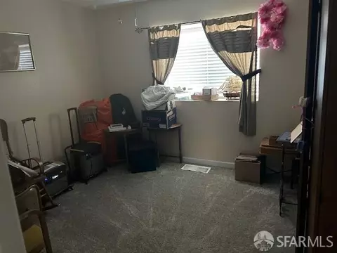 Bedroom - 19481 N Rambling Oak Dr, Redding, CA 96003 photo 3 of 6