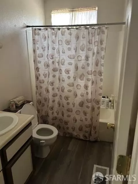Bath - 19481 N Rambling Oak Dr, Redding, CA 96003 photo 1 of 1