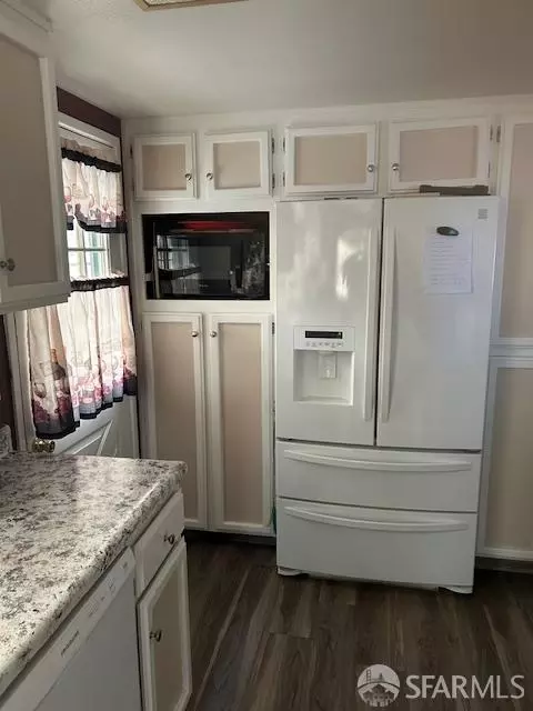 Kitchen - 19481 N Rambling Oak Dr, Redding, CA 96003 photo 1 of 2