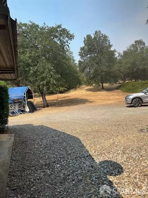 Exterior - 19481 N Rambling Oak Dr, Redding, CA 96003 photo 21 of 36
