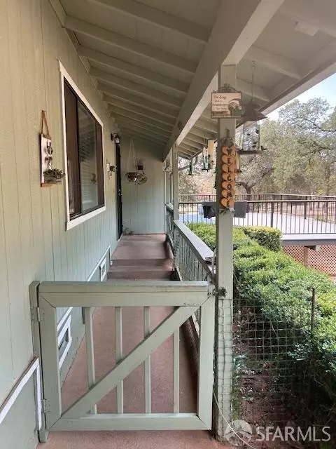 Exterior - 19481 N Rambling Oak Dr, Redding, CA 96003 photo 17 of 36