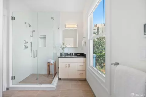 Bath - 1179 Filbert St, San Francisco, CA 94109 photo 2 of 2