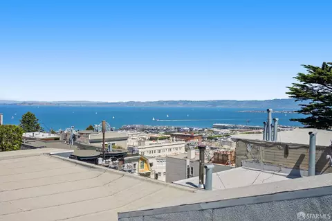 View/Area - 1179 Filbert St, San Francisco, CA 94109 photo 5 of 6