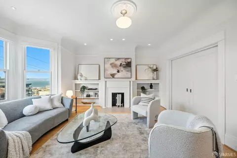 Living - 1179 Filbert St, San Francisco, CA 94109 photo 3 of 5