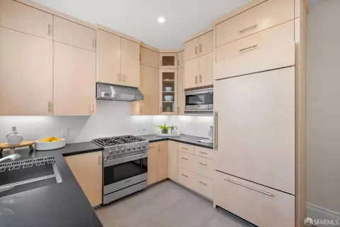 Kitchen - 1179 Filbert St, San Francisco, CA 94109 photo 2 of 2