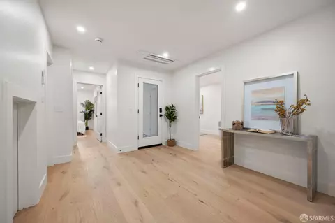 Entry Way - 3237 Harrison St, San Francisco, CA 94110 photo 6 of 7