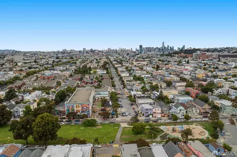 View/Area - 3237 Harrison St, San Francisco, CA 94110 photo 2 of 10