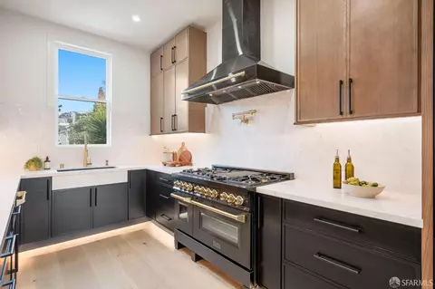 Kitchen - 3237 Harrison St, San Francisco, CA 94110 photo 7 of 11
