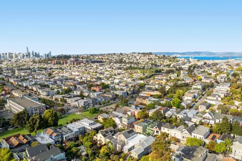 View/Area - 3237 Harrison St, San Francisco, CA 94110 photo 9 of 10