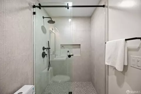 Bath - 3237 Harrison St, San Francisco, CA 94110 photo 8 of 9