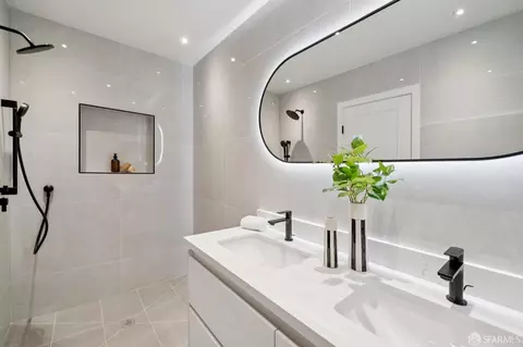 Bath - 567 45th Ave, San Francisco, CA 94121 photo 9 of 10