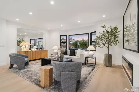 Living - 567 45th Ave, San Francisco, CA 94121 photo 2 of 8