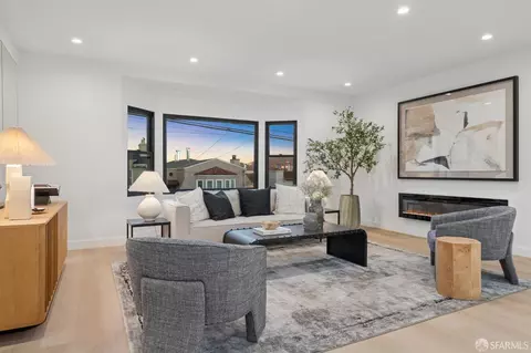 Living - 567 45th Ave, San Francisco, CA 94121 photo 1 of 8