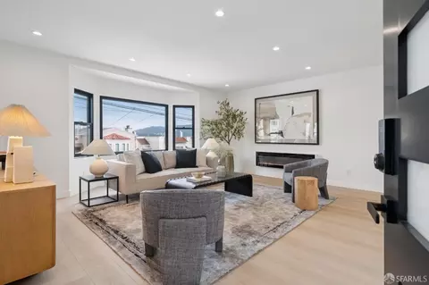 Living - 567 45th Ave, San Francisco, CA 94121 photo 5 of 8